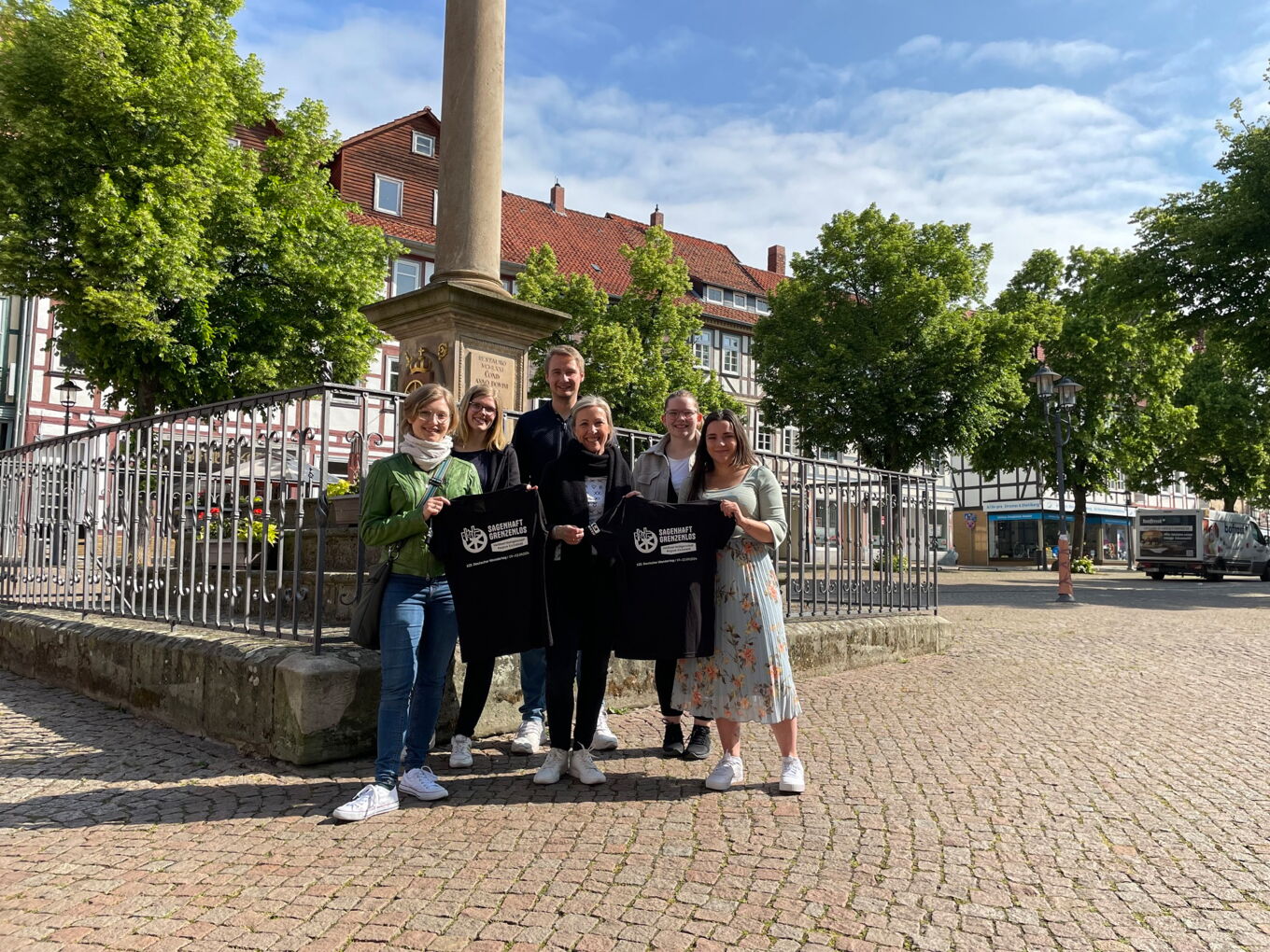 v.l.n.r. Sophia Lamprecht, Tokessa Reiß, Moritz Lange, Jeannette Löser,Herta Gerlach, Sophie Kahlmeyer ©Jeannette Löser, Projektteam Deutscher Wandertag 2024